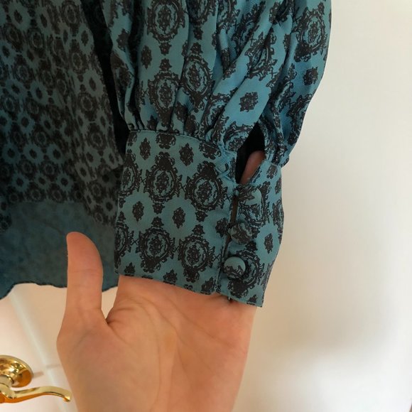 Elizabeth & James Silk Top - Picture 3 of 7